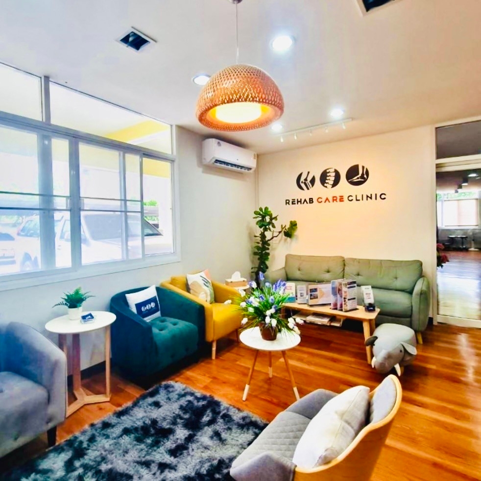 Rehab Care Clinic - สาขาเพชรเกษม ด้านในศูนย์กีฬากันอริ
